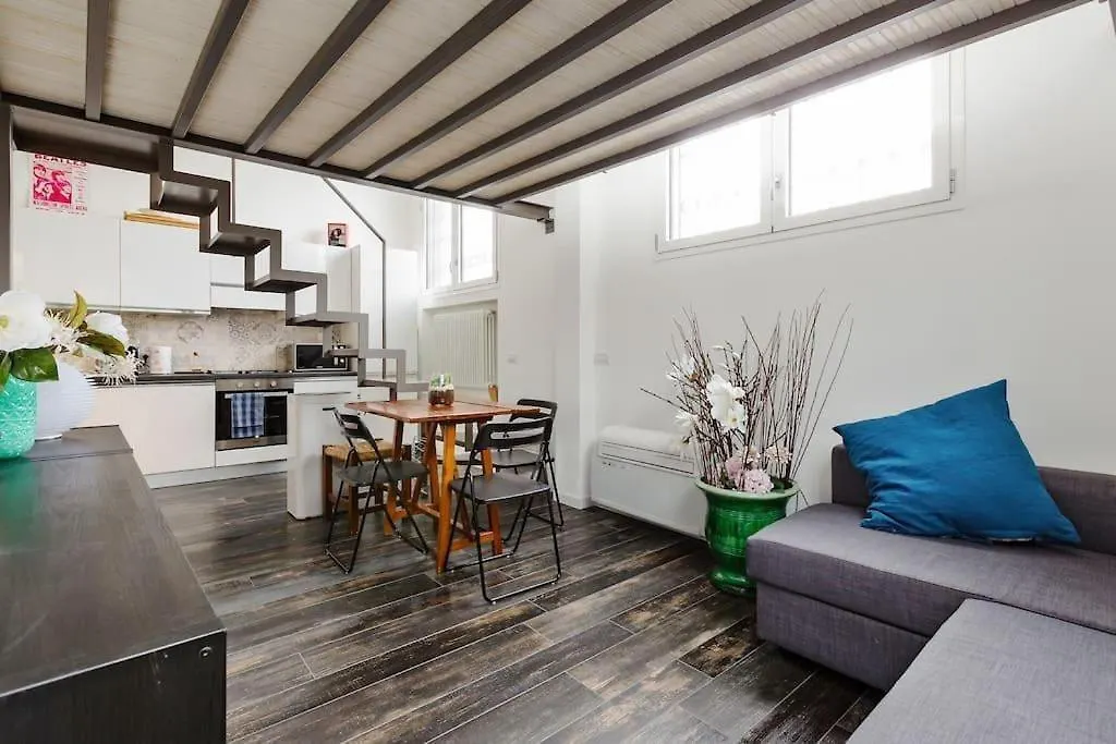 Navigli Luxury Loft - Apartment In Milano location
