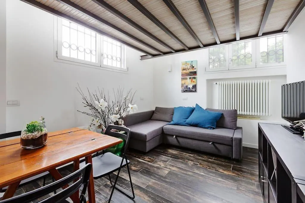 Navigli Luxury Loft - Apartment In Milano מילאנו